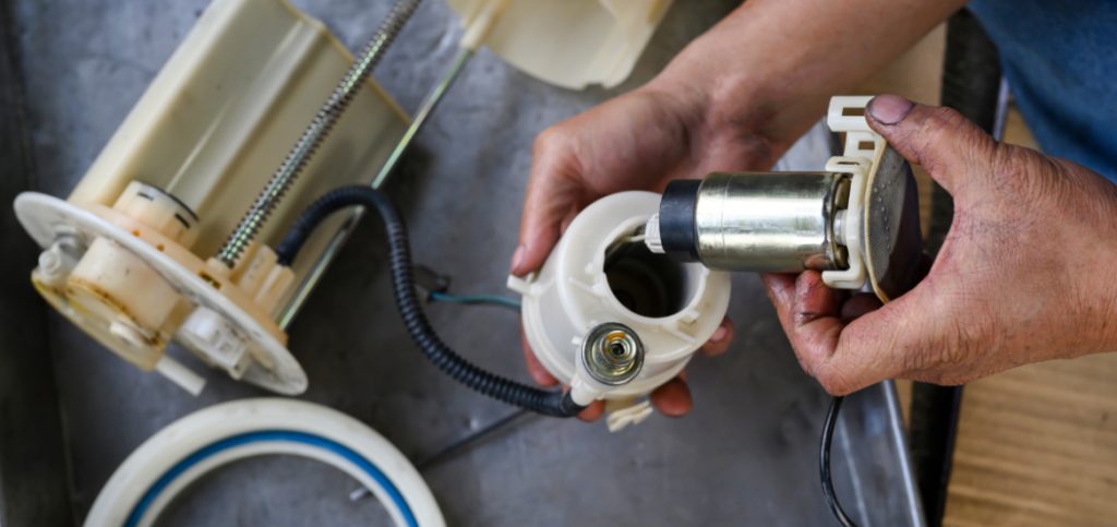 Replacing the Fuel Pump