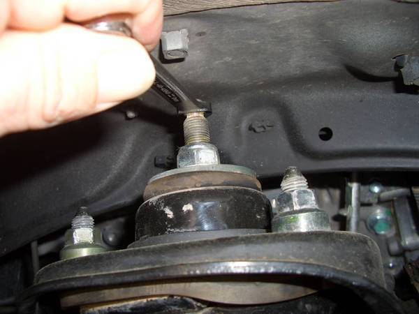 How to Remove the Shock Absorber Top Nut